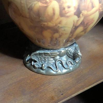 E3: Beautiful Vase of Angels / Cherubs