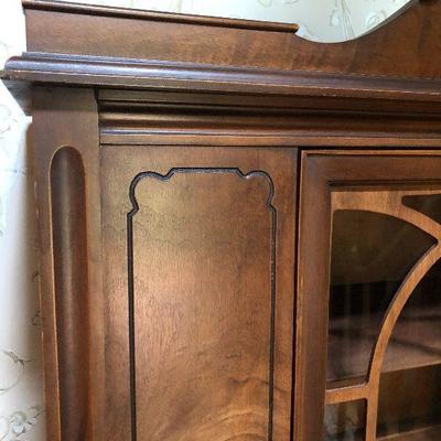 E4: Antique Curio Cabinet Must See! 