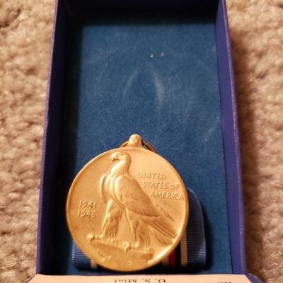 Lot 151: WW2 American Campaign Medal with Box #1