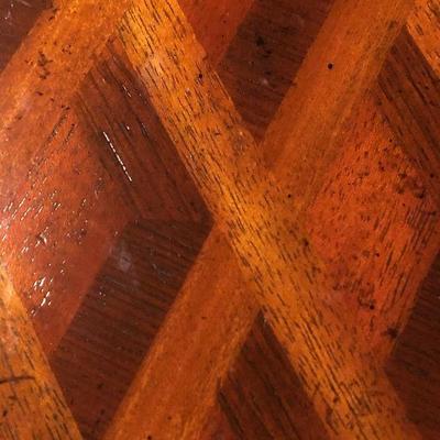 O2: Attention grabbing "3d" End Table by Maitland-Smith - LOOK!