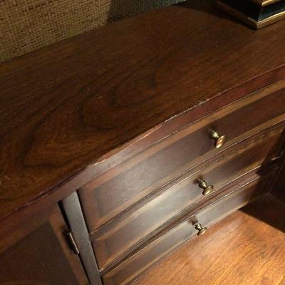 O23: Carlton House Style Vintage Desk w/ beautiful inlay and details