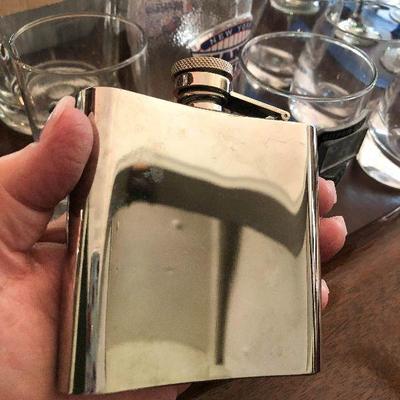 P8: New York Giants Barware