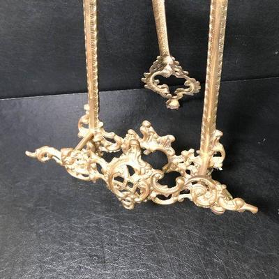 P13: Gold Ornate Frame Stand!