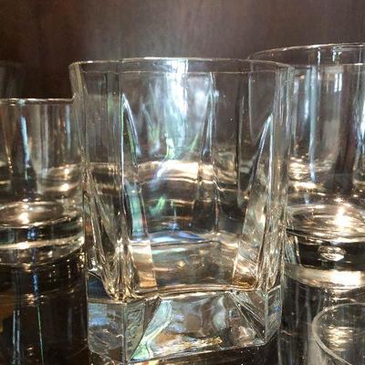 P27: Whiskey/Cocktail Glass Lot