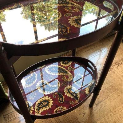 P34: Paisley Design Dual Tray Table