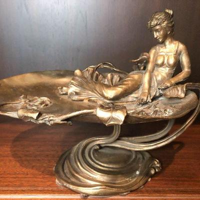 L3: Art Nouveau Vanity/Dresser/Decor Stand
