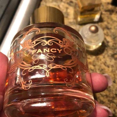 Pf2: Fancy Perfume by Jessica Simpson