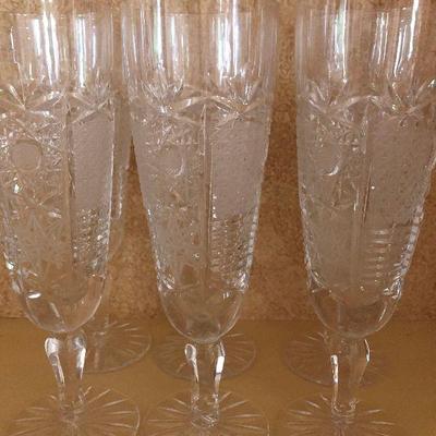 K46: 3 Crystal Flutes