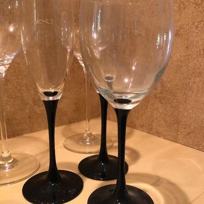 K48: 5 pieces of glass stemware