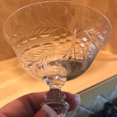 K49: Lot of crystal stemware