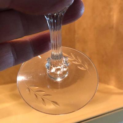 K49: Lot of crystal stemware