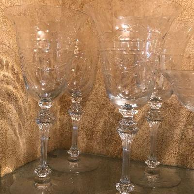 K49: Lot of crystal stemware