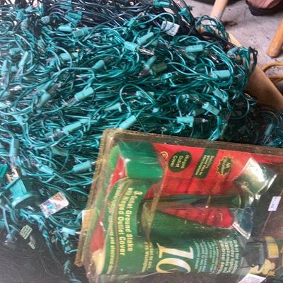 Lot S10: Box of Christmas lights