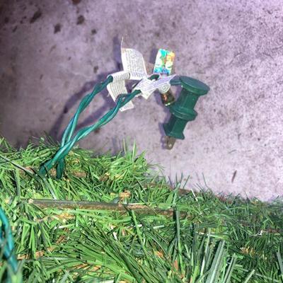 Lot S11: Christmas wreath 42"