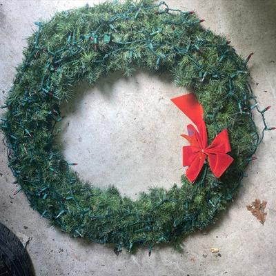 Lot S11: Christmas wreath 42"