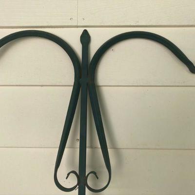 Lot S16: Shepherd Hooks / Plant Hanges and Candle Stand