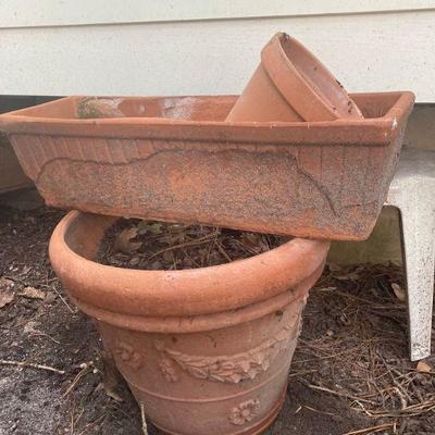 Lot S19: Three terra-cotta planters