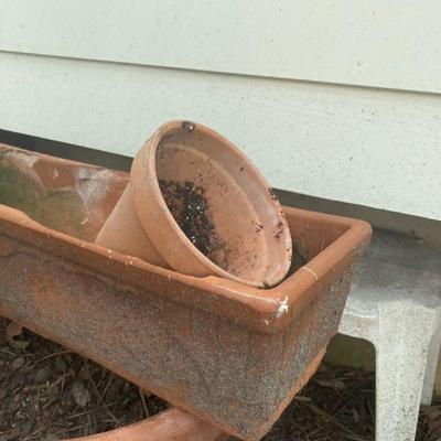 Lot S19: Three terra-cotta planters