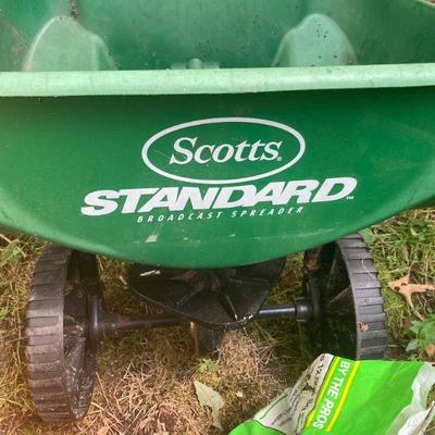 Lot S31:  Seeder / Spreader and fertilizer