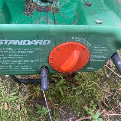 Lot S31:  Seeder / Spreader and fertilizer