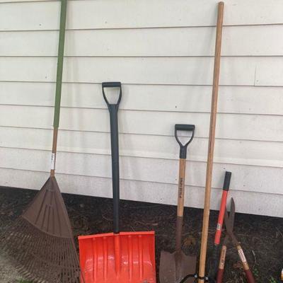 Lot S32: Mixed Garden / Hand tools