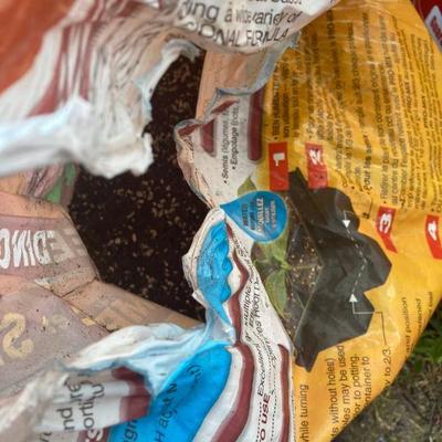 Lot S34: Group of potting soil / insect treatment