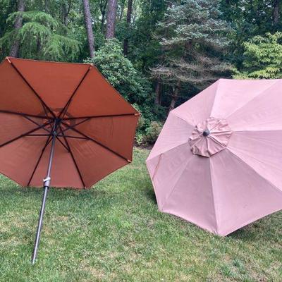 Lot S5: Pair of Matching 9' Patio Umbrellas
