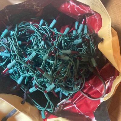 Lot S9: Misc. Christmas dÃ©cor/lights