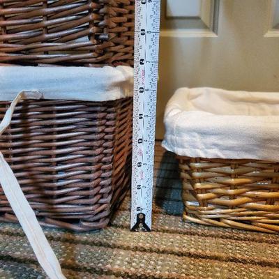 R28: 3 lined baskets