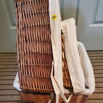 R28: 3 lined baskets