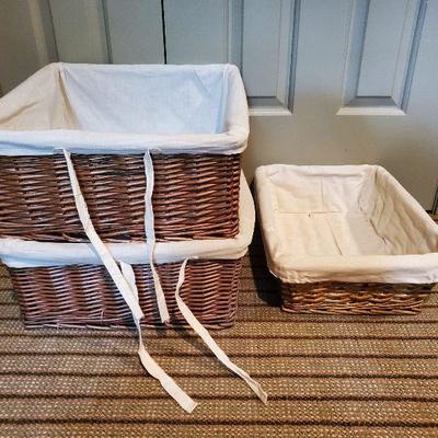 R28: 3 lined baskets