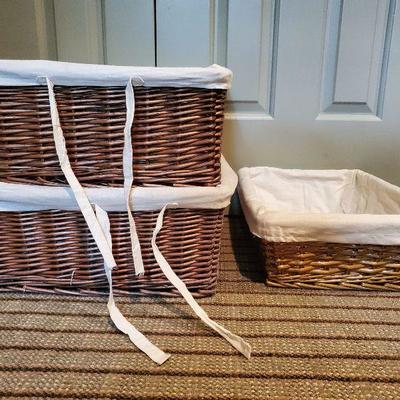R28: 3 lined baskets