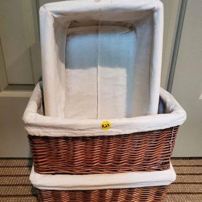 R29: three lined baskets 