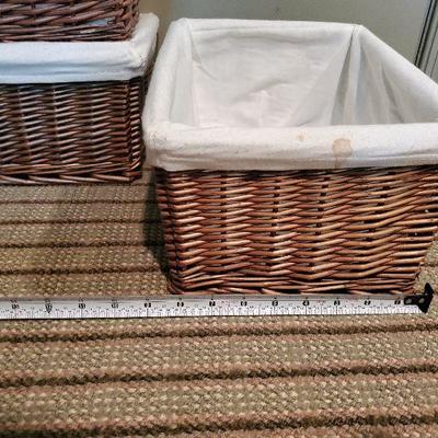 R29: three lined baskets 