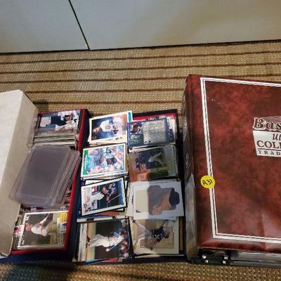 R31: Sports cards lot - baseball cards