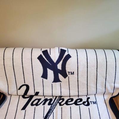 R53: Yankees Throw