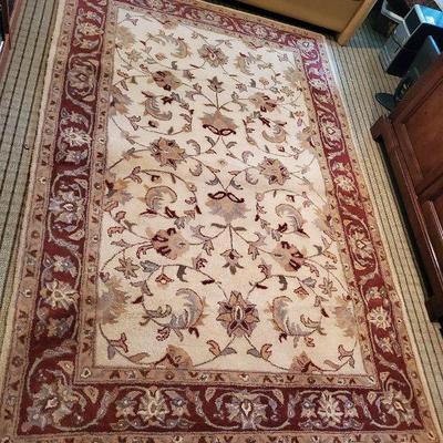 R57: Beautiful Hand Tufted Wool Pile Rug