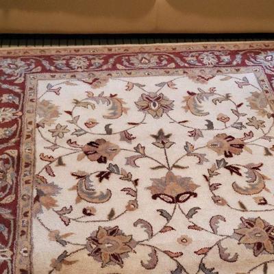 R57: Beautiful Hand Tufted Wool Pile Rug