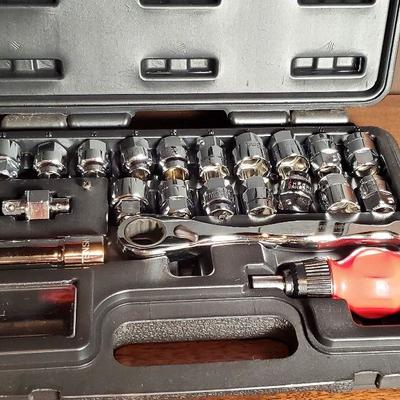 R75: Socket Set Tools