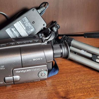 R76: Camcorder Handycam Sony