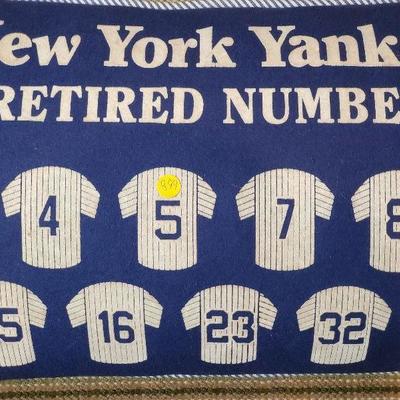 R79: New York Yankees Throw Pillow