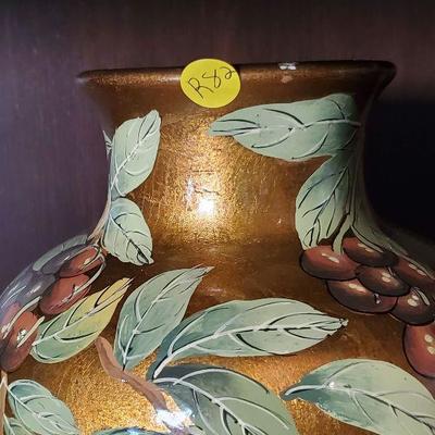 R82: Painted fruit vase