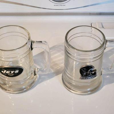 K52: Football Glass Mugs