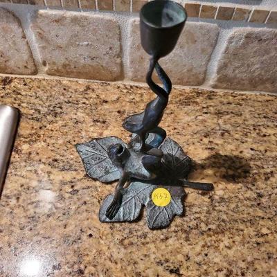 K56: Metal Frog Candle Stick Decor