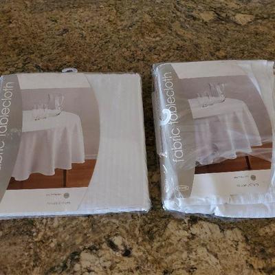 K57: Round Tablecloth Lot