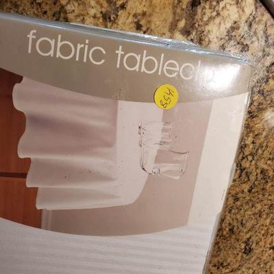 K57: Round Tablecloth Lot