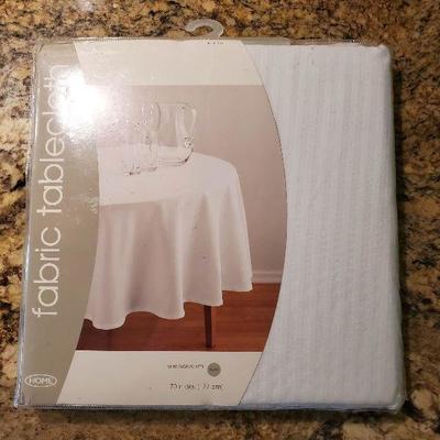 K57: Round Tablecloth Lot