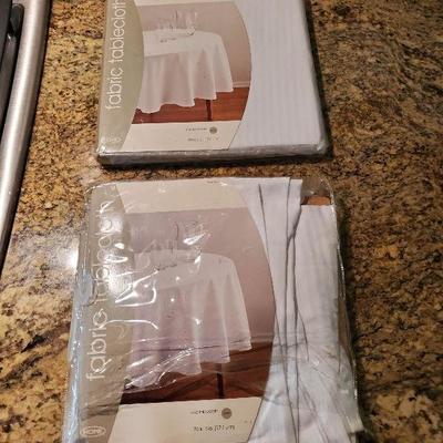 K57: Round Tablecloth Lot
