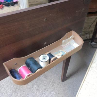 Lot B10: Vintage Sears Kenmore Sewing Machine Table & Chair