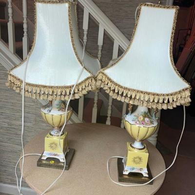 Lot B11: Pair of Vintage Italian Floral Lamps